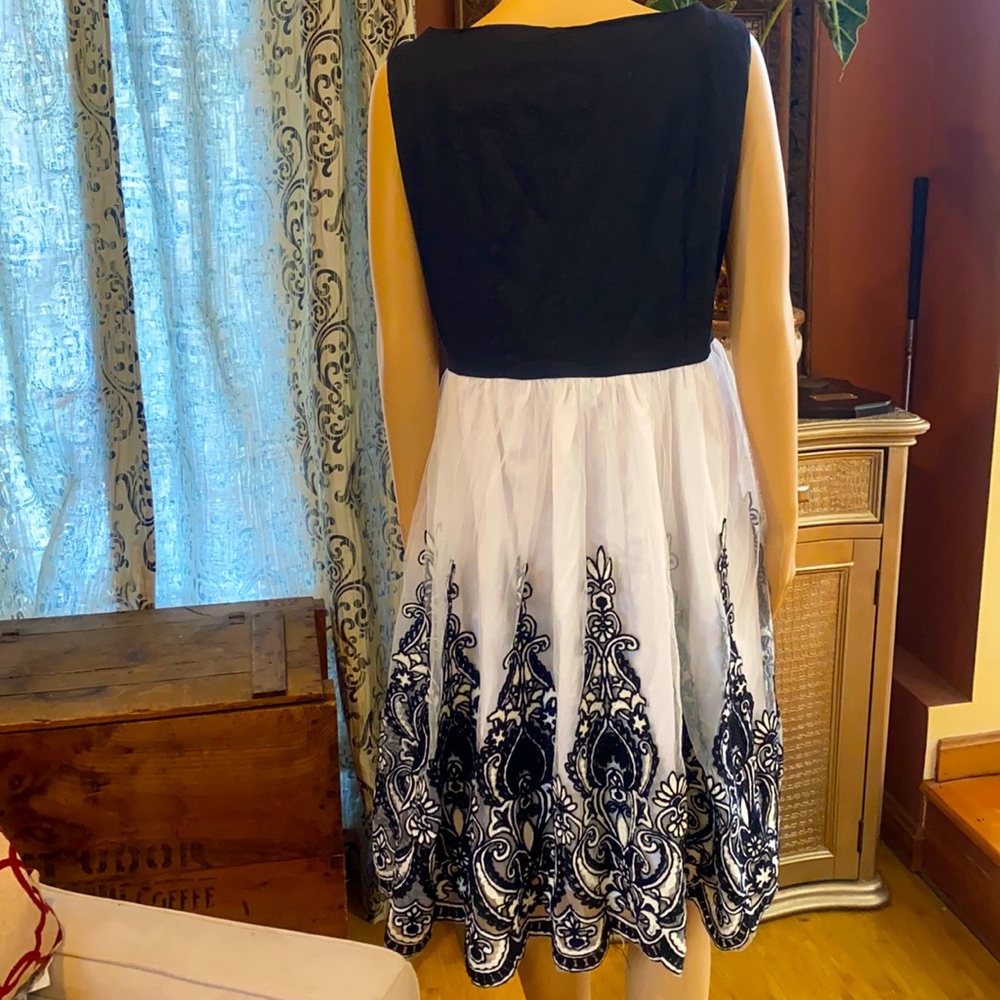 Women’s black/white dress